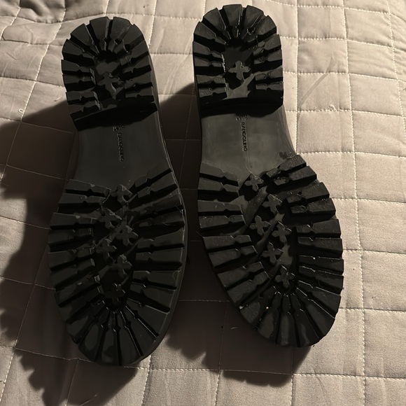 Bandolino loafers, black patent size 8 1/2 - Picture 2 of 2